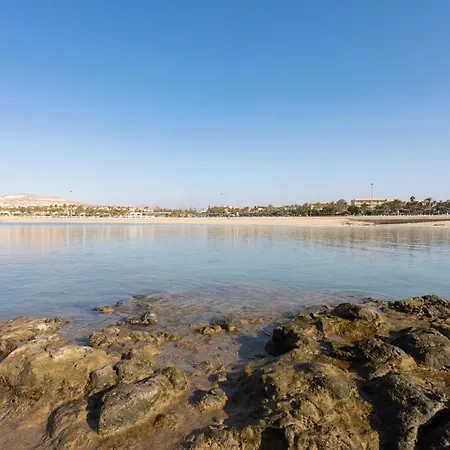 아파트 Home2book Cozy Duplex, Terrace & Pool, Caleta